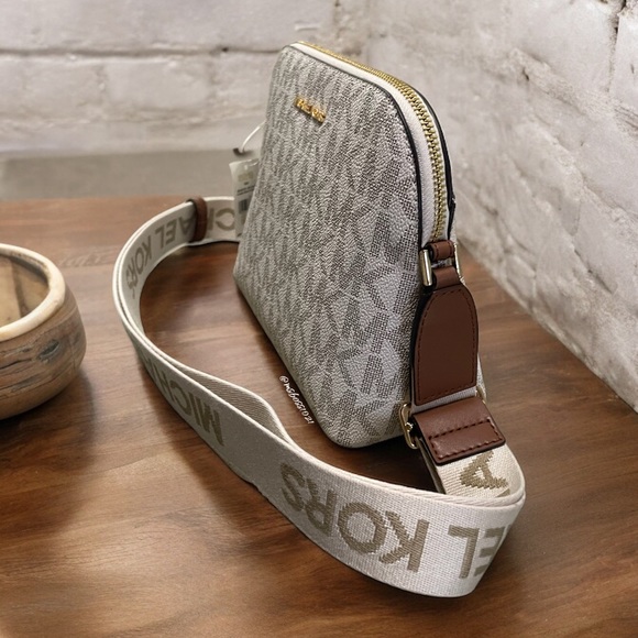 Michael Kors Cindy Large Dome Crossbody + Wallet in Van/Luggage NWT - Picture 4 of 5